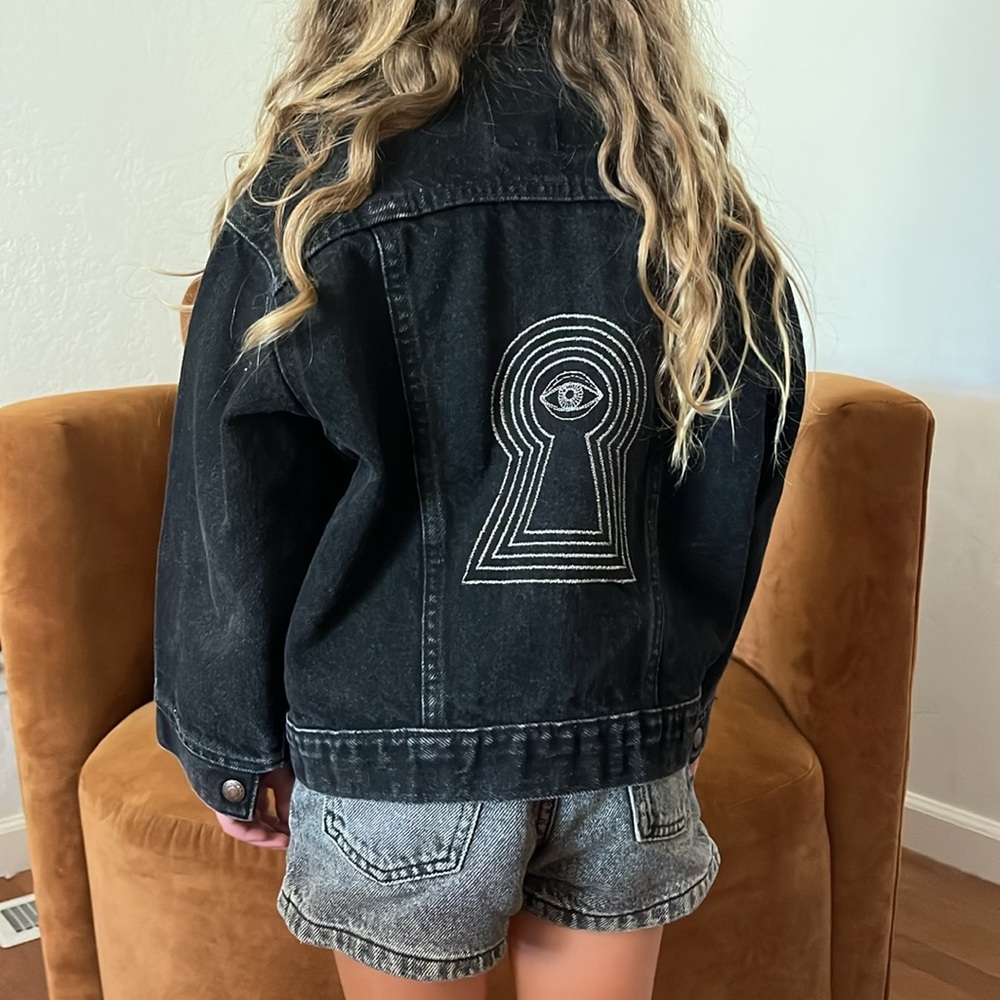 VINTAGE Little Levi’s Black Denim Jean Jacket Embroiderer Eye on the back